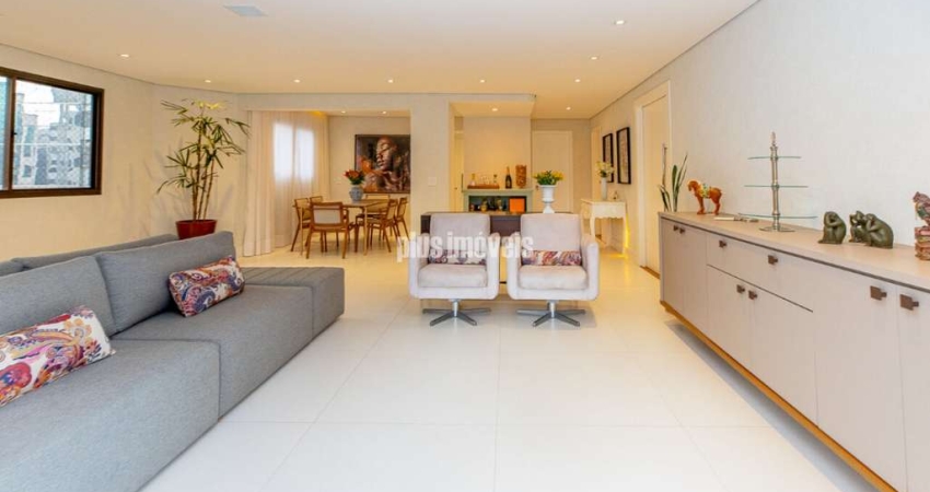 Itaim!  Apartamento tipo para venda com 4 quartos, sendo 3 suítes, 197m²