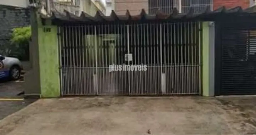 Casa grande, rua privilegiada,150m² util com área verde