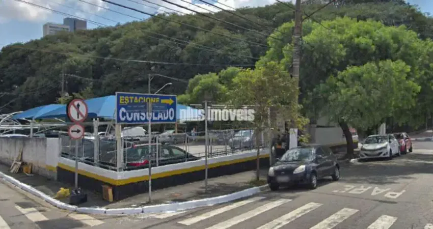 Terreno de esquina, excelente localização na Chácara Santo Antônio