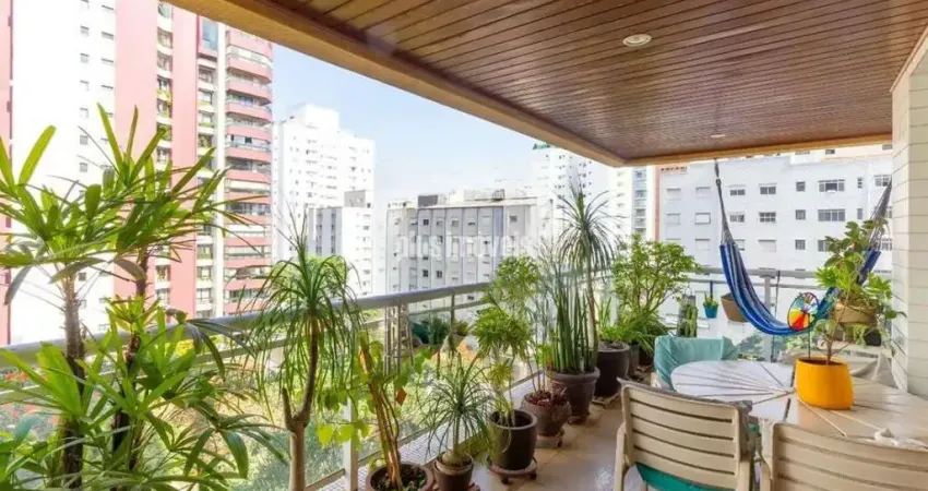 Amplo apartamento à venda com 4 suítes e 4 vagas em Perdizes