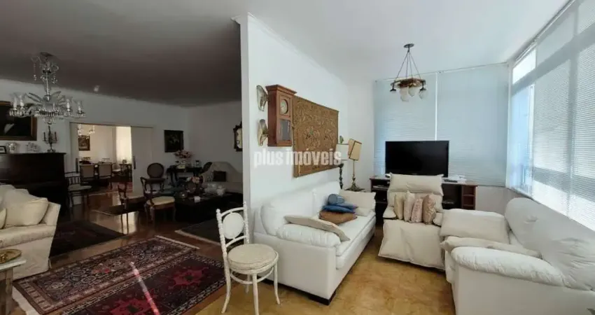 Predio icônico e imponente, pé direito alto, todos os comodos com iluminação natural 2 vagas