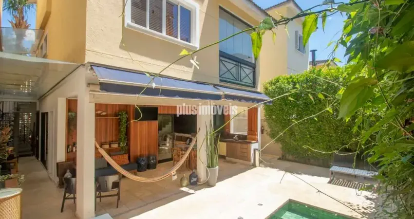 Morumbi casa com 3 dormitórios, sendo 2 suítes , 3 vagas , churrasqueira e piscina.