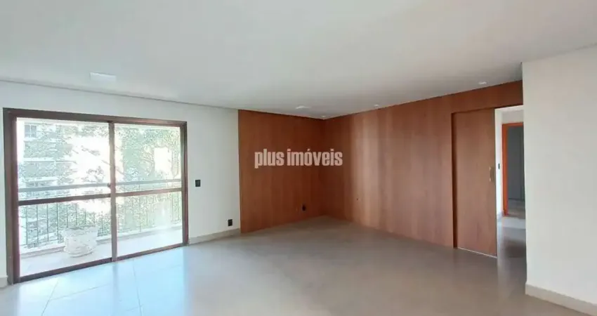 Excelente apto totalmente reformado, próximo ao portal do morumbi, rua tranquila