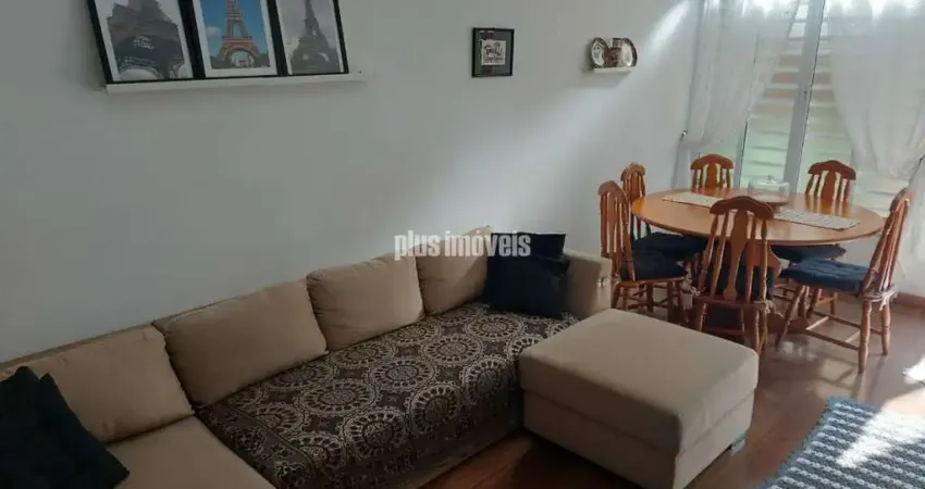 Rua tranquila e arborizada, no miolo da chácara da chácara santo antonio.