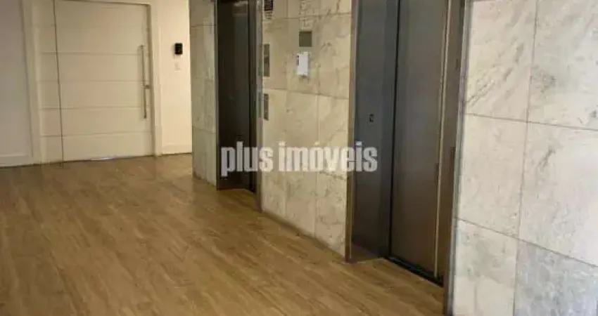 Conjunto comercial alto padrão, reformado mobiliado, andar alto