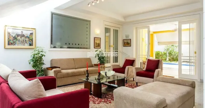 Luxuoso sobrado em Condomínio Fechado na Chac. Monte AlegreAltíssimo Padrão