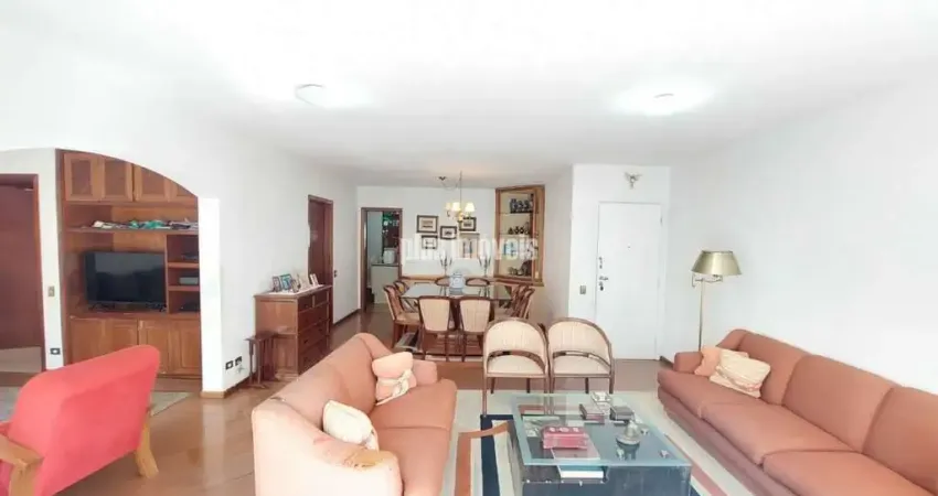 Excelente apartamento em Moema