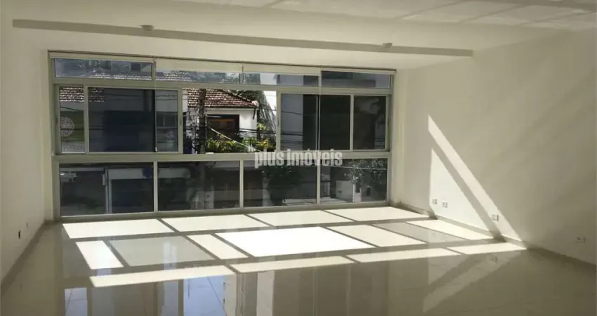 AMplo apartamento  e 2 vagas no Jardins.