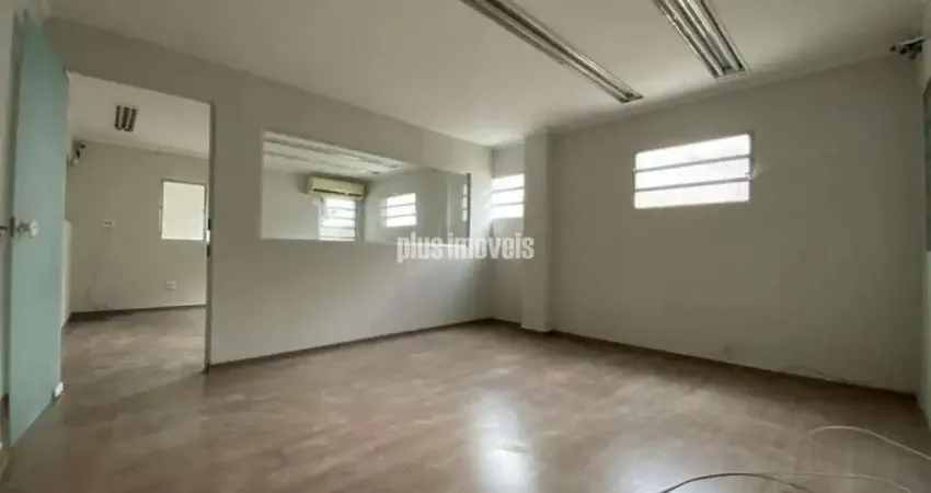 Prédio com 6 salas para alugar na Rua Antônio Tavares, 207, Cambuci, São Paulo