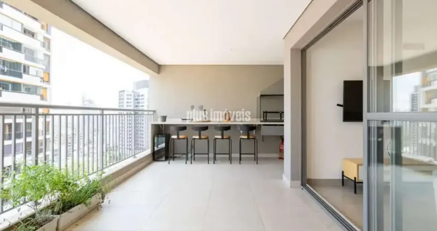 partamento de 154 m² no 10º andar do condomínio Skyline Jockey, localizado no Butantã,