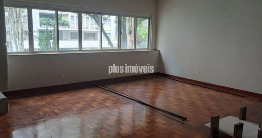 Apartamento com 300mts de área útil, 3 dormitorios, 1 suite, 3 vagas