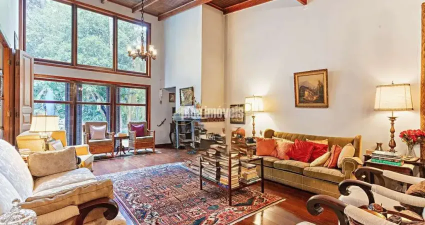 Casa/sobrado 1.200 m² de terreno e 526 m² de área útil, piscina, jardim no alto da boa vista.