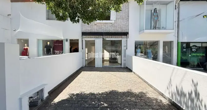 Casa comercial com 3 salas para alugar na Rua Regente Leon Kaniefsky, 508, Jardim Guedala, São Paulo