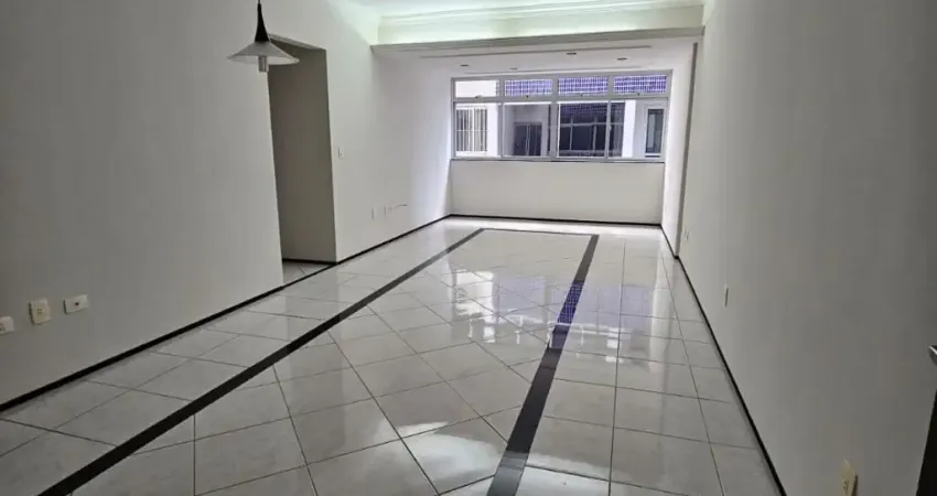 Apartamento com 3 quartos suíte 2 banheiros e Varanda