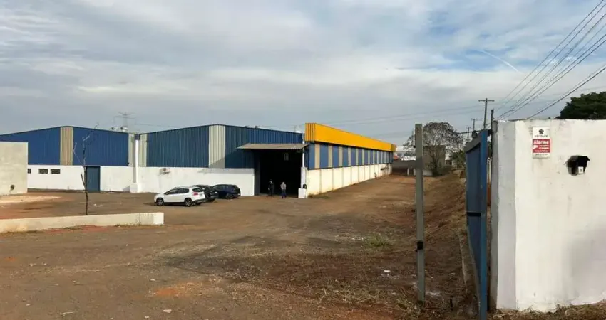 Galpão para locação em boituva, parque das árvores, 5 banheiros, 15 vagas