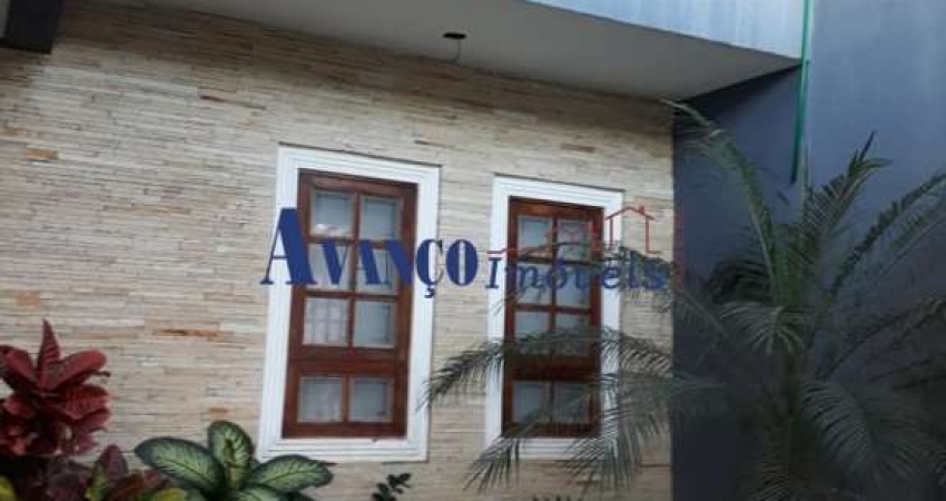Lindo sobrado com acabamento impecável - Estuda Permutas