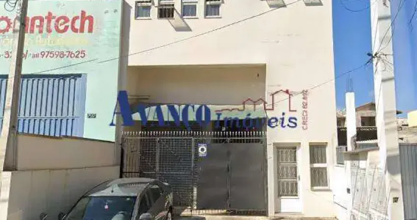 Imóvel comercial em pavimento superior - Dividido em 3 salas