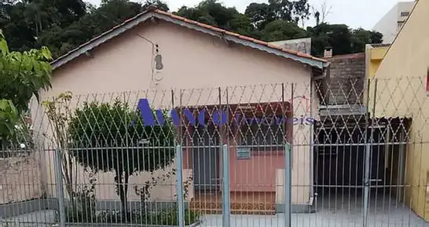 Casa á venda em ótima localização no Bairro Ponte São João