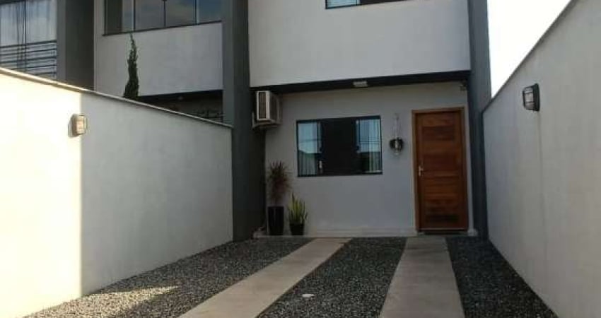 Geminado com uma suíte com closet + 01 dormitório para vender, Vila Nova