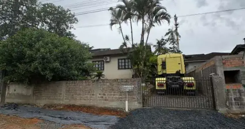 Casa com 2 quartos à venda na Rua Professor Theodoro Boeing, 305, Vila Nova, Joinville