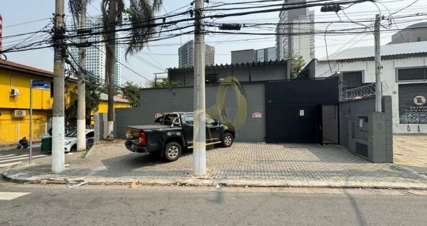 ÓTIMA CASA COMERCIAL EM PINHEIROS DE ESQUINA TOTALMENTE REFORMADA