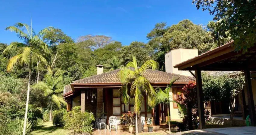 Casa à venda em Embu das Artes, Jardim Novo Embu, com 4 quartos, com 312 m²