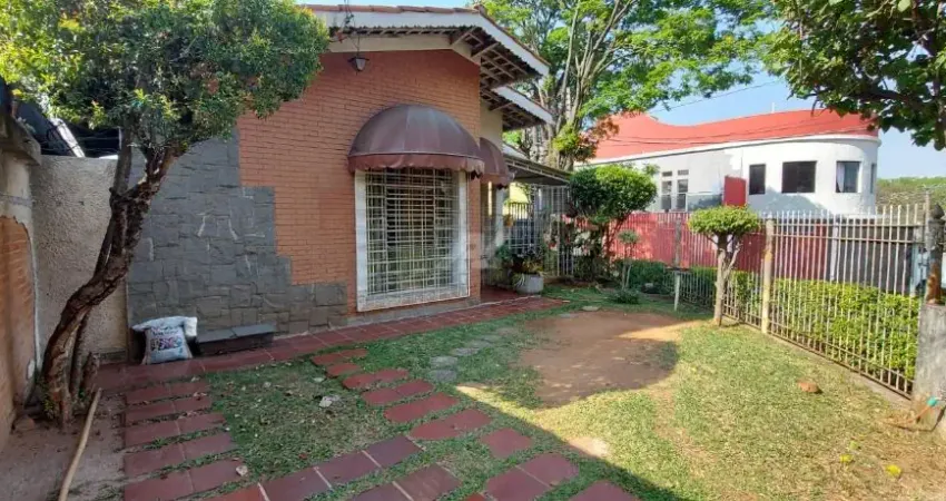 Casa a venda, de Esquina, no Jardim dos Oliveiras - Oportunidade Única!