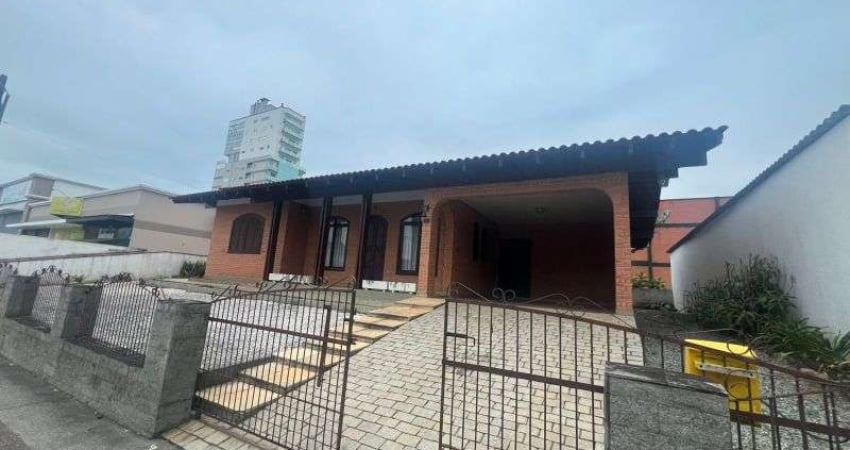 Casa com 3 quartos para alugar na TIMBÓ, 315, Centro, Timbó