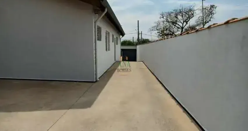 Imperdível! Casa à venda em Sorocaba-SP, Jardim Simus. 3 quartos, 1 suíte, sala, 1 vaga. 100m² de área. Aproveite!