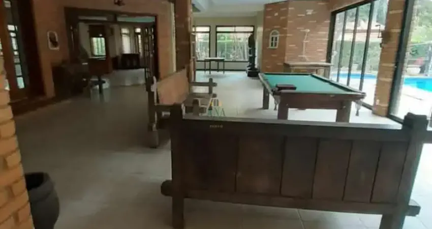 Luxo e conforto: Casa em condomínio à venda em Araçoiaba da Serra-SP, no bairro Lago Azul, com 6 quartos, 6 suítes, 3 salas, 6 vagas de garagem e 605m².