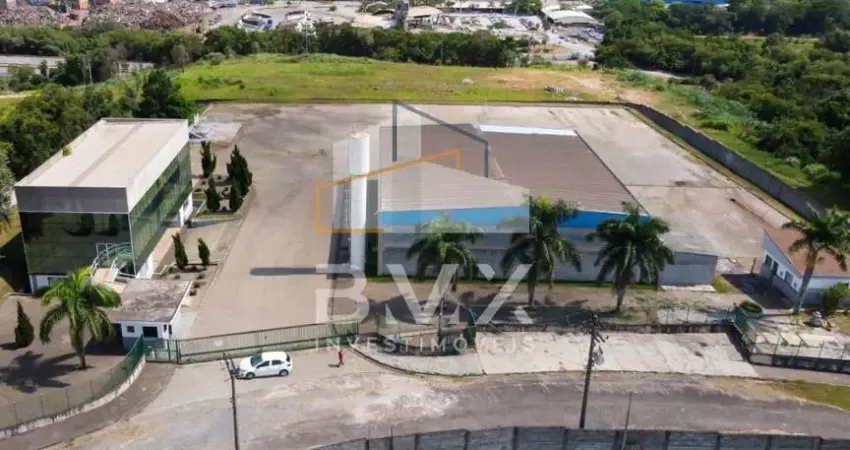 Galpão Industrial à Venda em Araçariguama-SP, Bairro Ronda  3 Salas, 4 Banheiros, 3 Vagas e 1.713,37 m² de Área construida e 20.000 m de área totoal