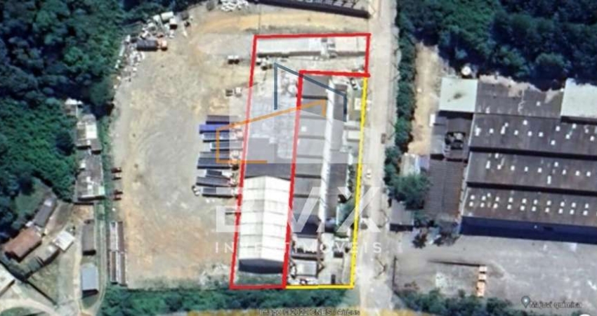 Aluguel de Galpão Comercial em Mairinque-SP, Res. Parque Cristiane: 3 Salas, 4 Banheiros, 1.000,00 m² de Área.