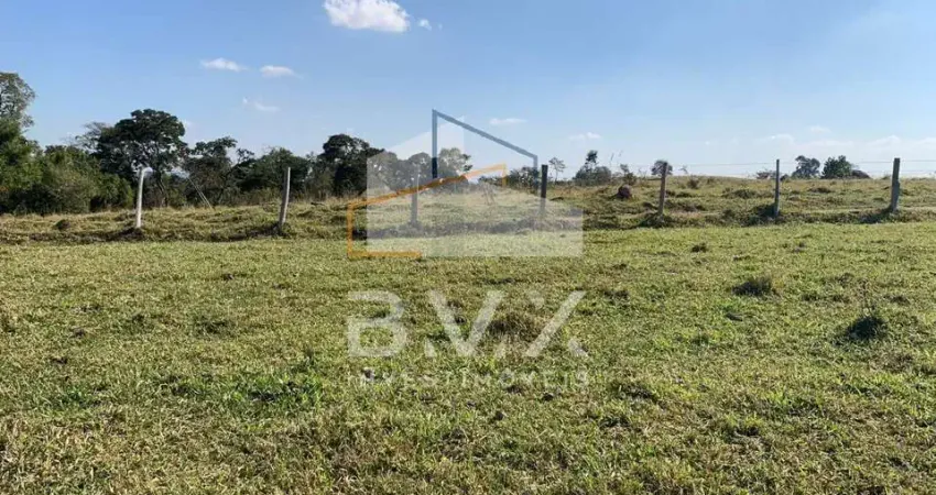 Vendo enorme Área de 178.400 m², Bairro Caputera, ótima para Chácaras, loteamento, ou replantio de árvores. Sorocaba