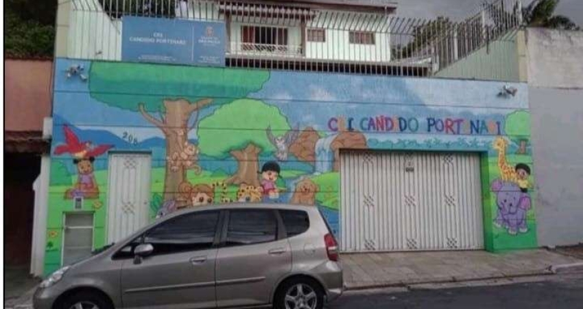 Sobrado comercial à venda na Vila Amália, com 2 quartos, ambos suítes, 5 banheiros, 1 vaga de garagem e incríveis 602,40 m2 de área construída
