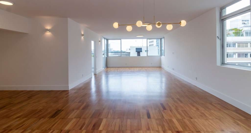 Apartamento de 270m², 3 dormitórios, 2 suítes, 2 vagas de garagem em Higienópolis.