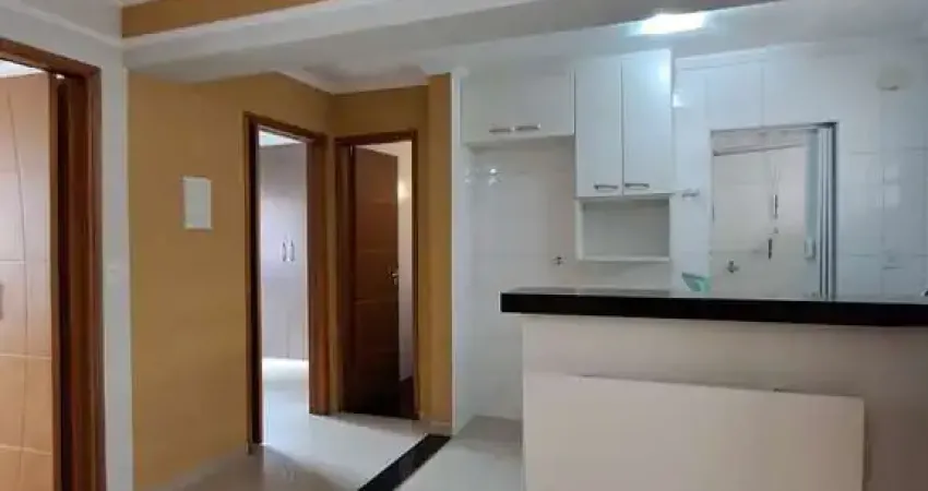 Locação este confortável apartamento oferece 50m² de área bem distribuída, com 2 amplos quartos, 1 banheiro e 1 vaga