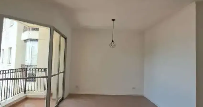 Apto para locação com 3 quartos sendo 2 com armários e 1 suíte, 2 banheiros, 1 vaga de garagem e 70,00 m2 de área.