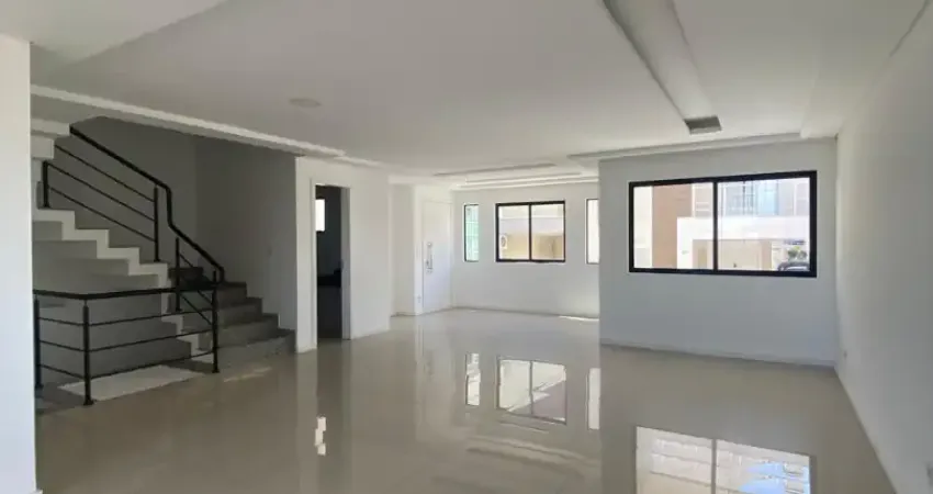 Casa alto padrão no campo comprido no condominio jardim de monet