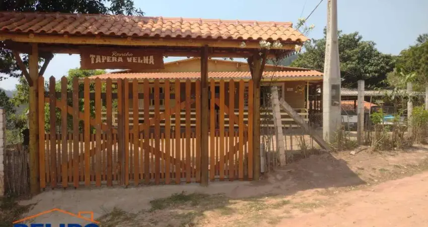 Belíssima chácara com uma área de 2.160 metros quadrado.