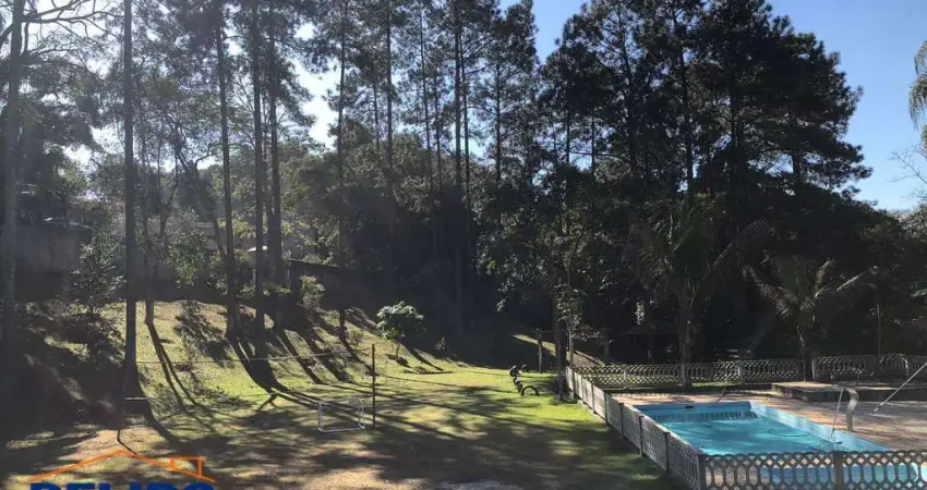 Sítio com 15 mil m² composto por 15 lotes de 1.000m² cada.