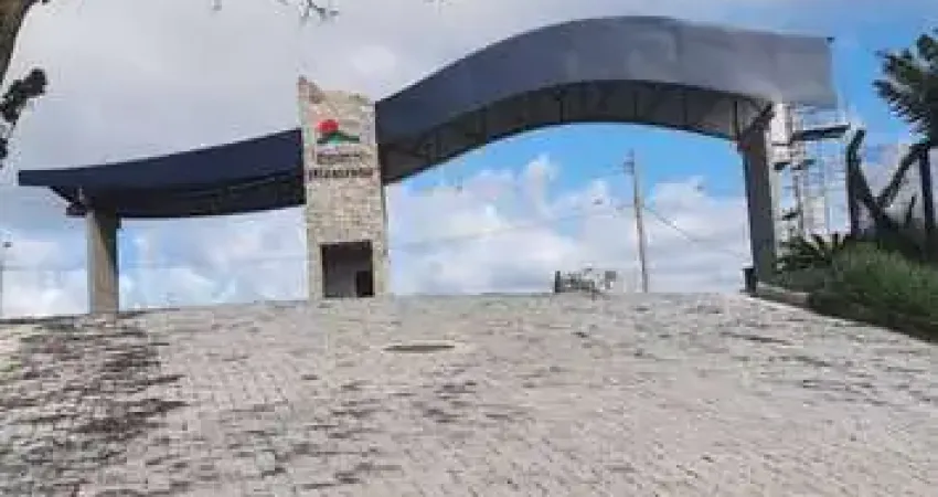 Terreno em Piracaia: Oportunidade Exclusiva Dentro de Condomínio Fechado!