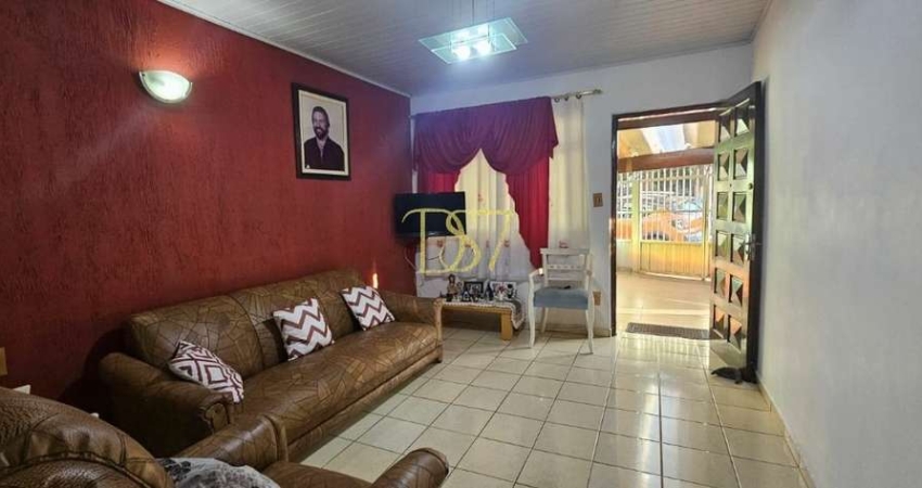 Casa a venda com 3 casas no quintal - Ideal para investidor ou construtor - 10X32