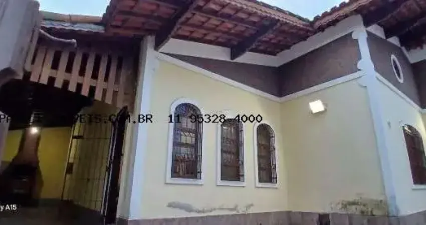 Casa para Venda em Praia Grande, Vila Caiçara, 1 dormitório, 1 banheiro, 4 vagas
