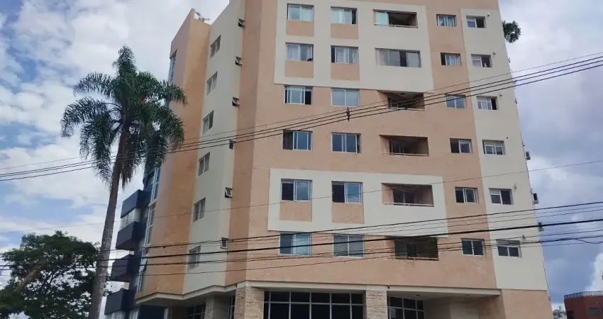 Ótimo apartamento semi mobiliado no centro cívico com 2 vagas de garagens