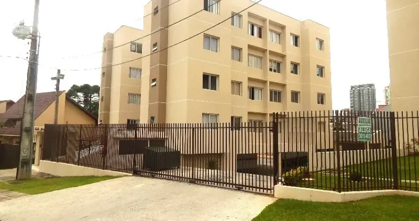 Lindo apartamento com armários na cozinha e guarda roupa em 01 quartos em ótima localização.