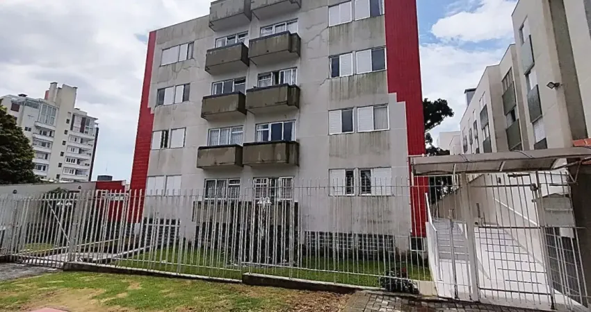 Ótimo apartamento na Vila Izabel com sacada e lareira na sala.