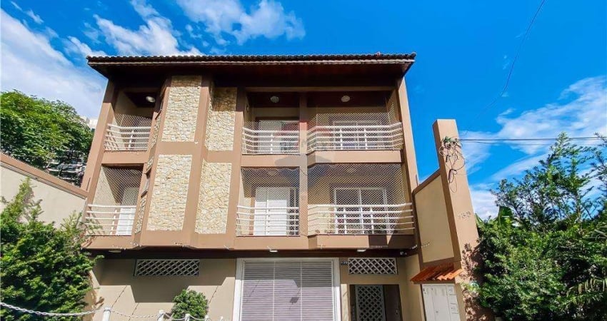 Apartamento Tipo Cobertura com 3 dormitórios, sendo 1 suíte e 2 vagas de carros