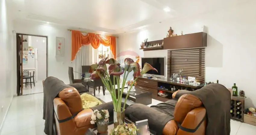 Sobrado espaçoso com 164m² de construção — rua rafael correia sampaio