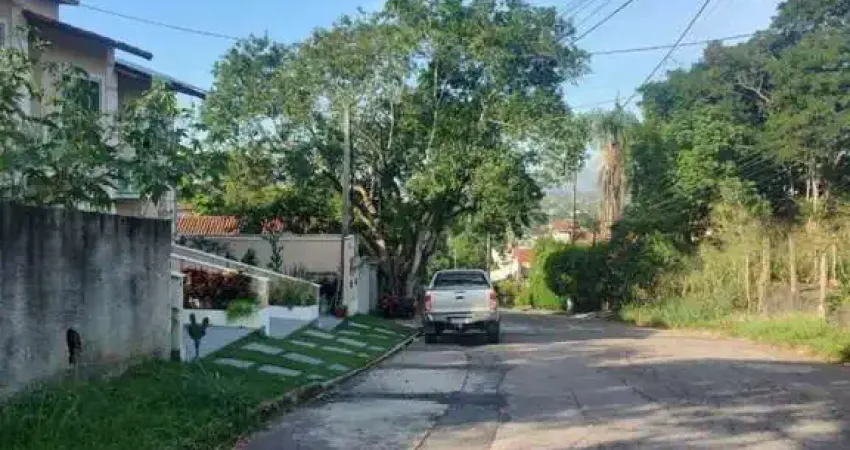 Terreno à venda na Rua Antônio Rusch, 1, Maria Paula, São Gonçalo
