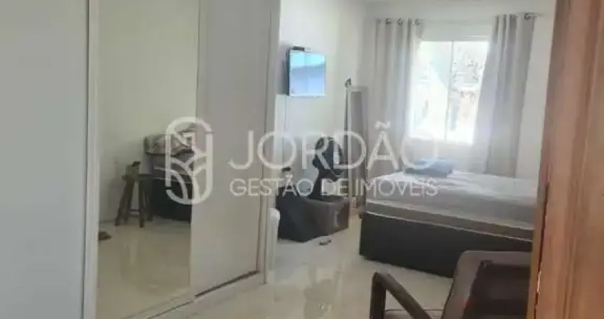 Casa com 2 quartos para alugar na Rua Alarico de Souza, 1, Atalaia, Niterói